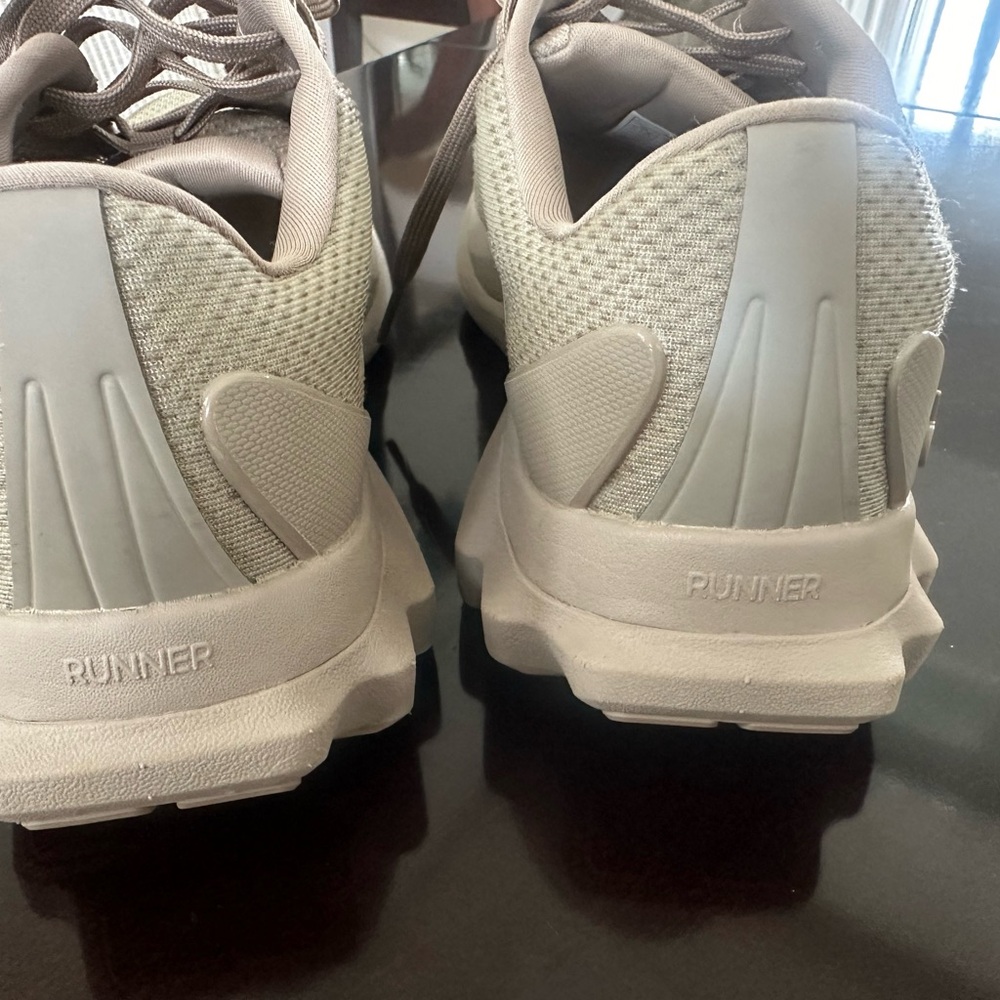 ALO Yoga Beige Sneakers - Picture 3 of 7
